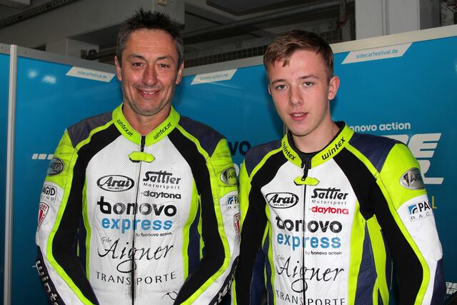 Josef Sattler (links) wurde mit Beifahrer Luca Schmidt 2021 und 2022 IDM-Sidecar Meister | Foto: Michael Sonnick