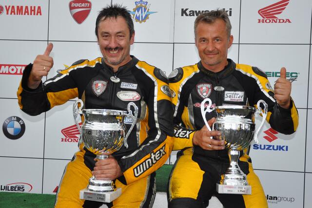 Josef Sattler und Uwe Neubert IDM-Meister 2018 Sidecar 1000 ccm  | Foto: Hermann Rüger