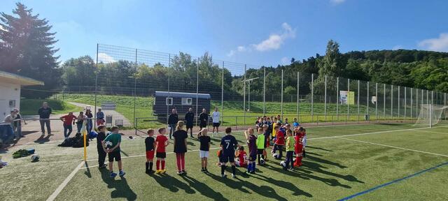 Begrüßung von Lucas Bambach, Sebastian Berberich, Mattia de Fazio & Paul König | Foto: Sascha Rickart