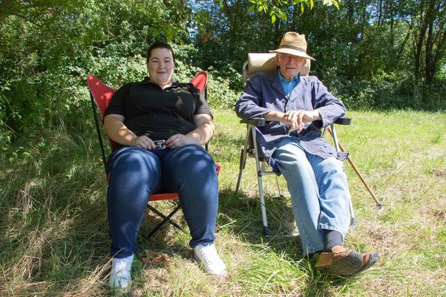 Karima Exenberger und Reinhold Becki - die beiden verbindet nicht nur die Liebe zur Imkerei, sie sind mit dem gemeinsamen Hobby auch gute Freunde geworden | Foto: Heike Schwitalla