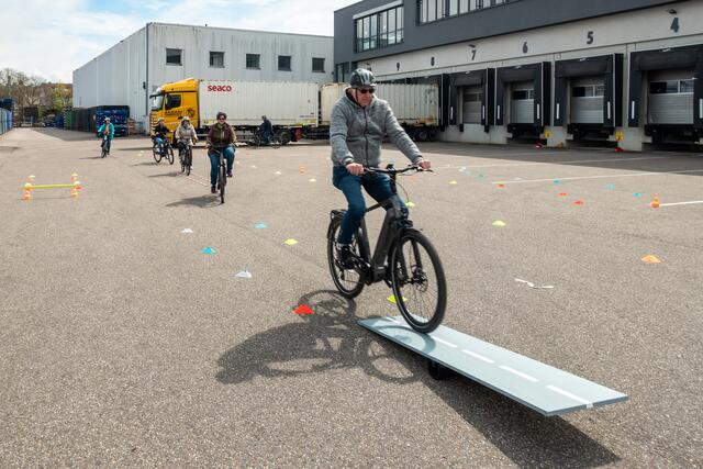 Überfahren einer Wippe (freiwillig) | Foto: Gerhard Öfner