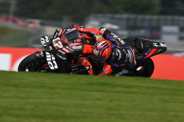 Starke Aufholjagd nach schwachem Start von Maverick Vinalea/Aprilia | Foto: H.Reuschel moto-foto