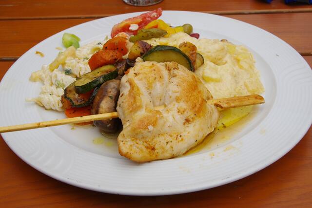 Mittagessen | Foto: Helmut Lang