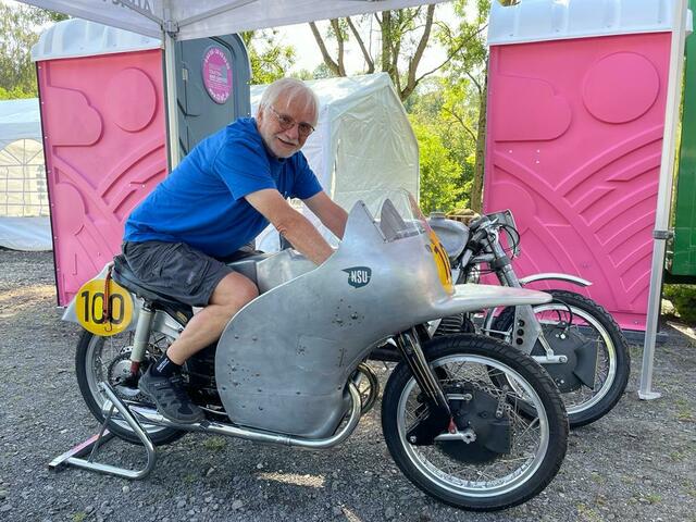 Peter Frohnmeyer, hier mir seiner NSU Rennmax 250 ccm Bj. 1954   | Foto: Bild: P. Frohnmeyer