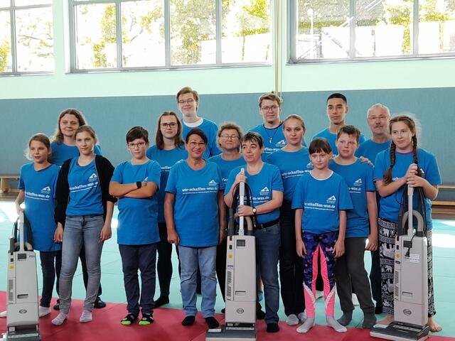  Nachdem die Freiwilligen die Judomatten gereinigt und abgesaugt haben, sehen sie wieder aus wie neu. | Foto: Viernheimer Judo Club 