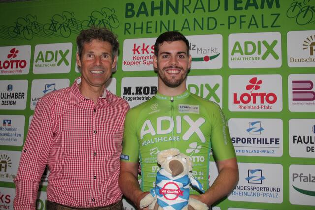 Timo Bichler mit seinem Vater | Foto: Michael Sonnick