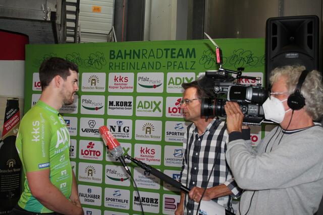 Timo Bichler beim SWR-Interview | Foto: Michael Sonnick