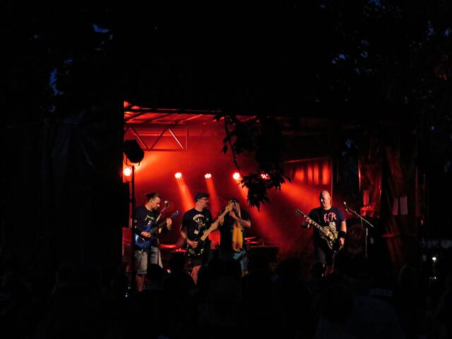 Schön beleuchtete Bühne | Foto: Brigitte Melder