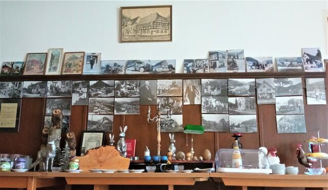 Sammlung historischer Bilder und Gegenstände aus Hinterweidenthal von Manfred Schary. | Foto: W. G. Stähle
