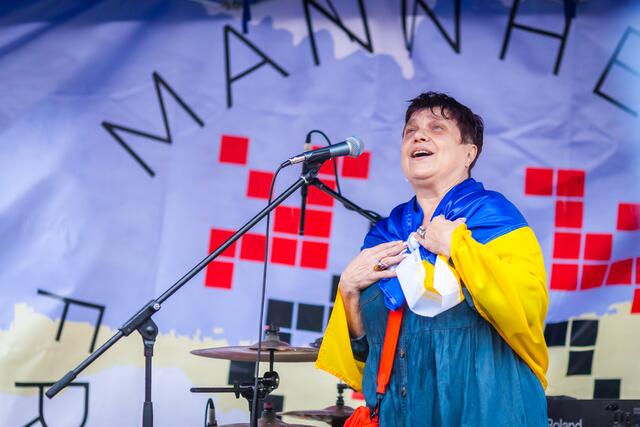 Feier des ukrainischen Unabhägigkeitstages auf dem Mannheimer Marktplatz.   | Foto: Christian Gaier