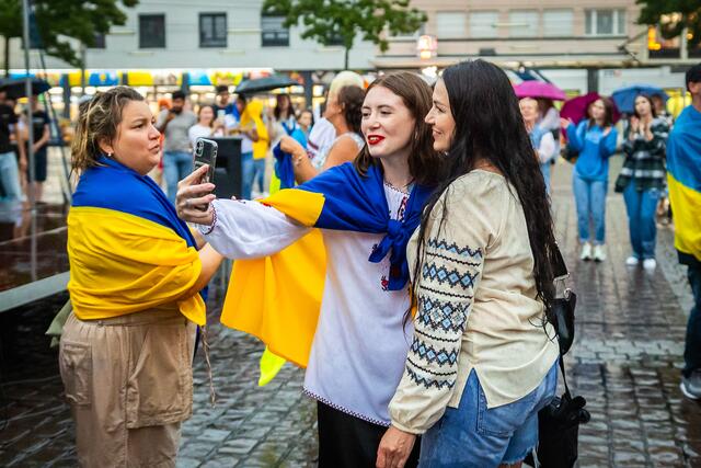 Feier des ukrainischen Unabhägigkeitstages auf dem Mannheimer Marktplatz.   | Foto: Christian Gaier