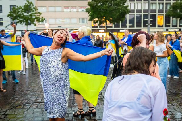 Feier des ukrainischen Unabhägigkeitstages auf dem Mannheimer Marktplatz.   | Foto: Christian Gaier