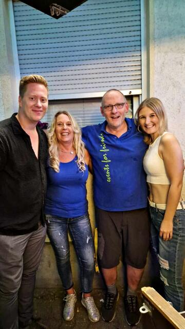Julian, Barchefin Claudia, Ully und Nadine (von links nach rechts): Erinnerungsfoto | Foto: Bettina Zahn