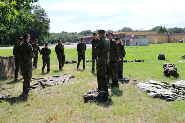 Zeltaufbau: Discovery Days am Bundeswehr-Standort Germersheim | Foto: Frank Wiedemann