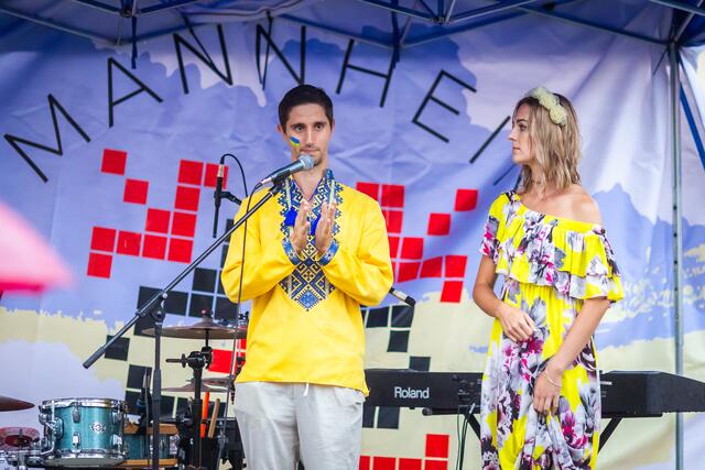Feier des ukrainischen Unabhägigkeitstages auf dem Mannheimer Marktplatz.   | Foto: Christian Gaier