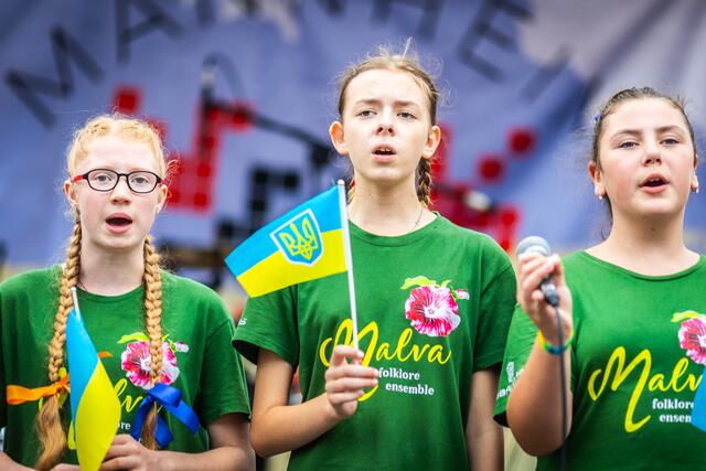 Feier des ukrainischen Unabhägigkeitstages auf dem Mannheimer Marktplatz.   | Foto: Christian Gaier