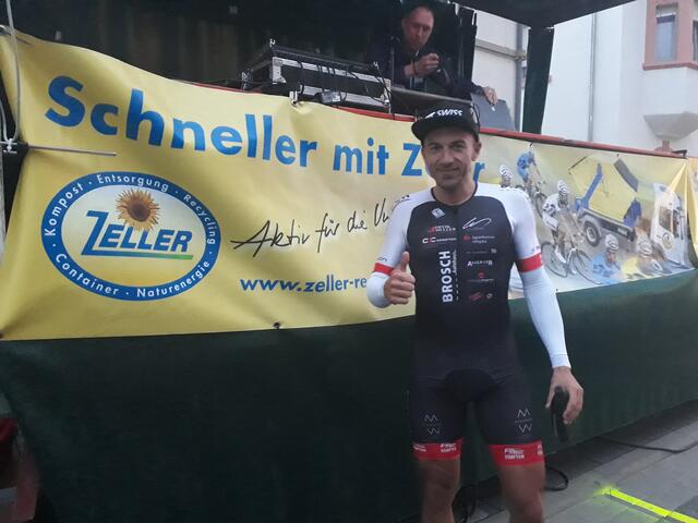 Andreas Mayr gewann das 40. Kerwe-Radrennen in Mutterstadt | Foto: Michael Sonnick
