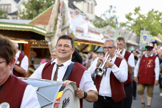 Der Wurstmarktumzug | Foto: Anne Sahler
