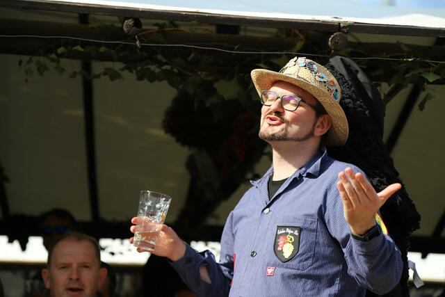 Wurstmarkt-Fan auf dem Literarischen Frühschoppen | Foto: Anne Sahler