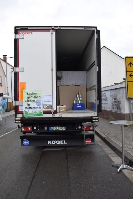 Dosenwerfen beim Gewerbeverein Mutterstadt für einen guten Zweck | Foto: Gemeinde Mutterstadt