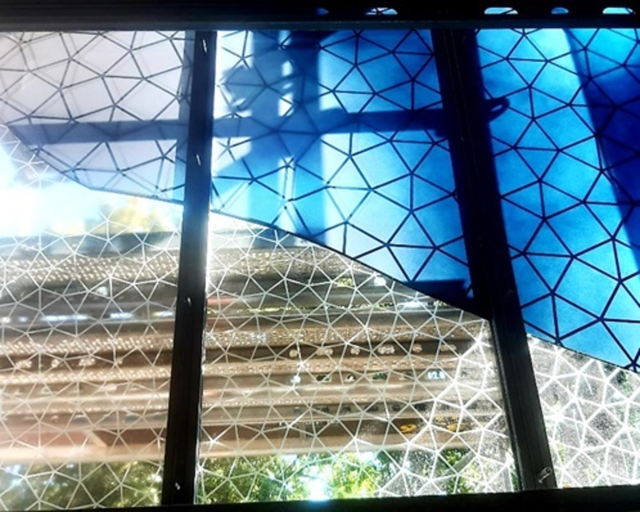 Sommerfest der Apostelkirche Einweihung der neuen Kirchenfenster