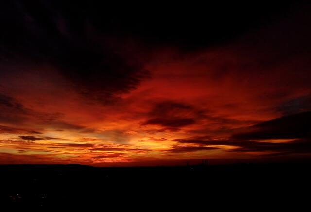 Abendstimmung im April, Richtung Potzberg 
"Wochenblatt-Reporter Kalender 2024" | Foto: Christina Pircher