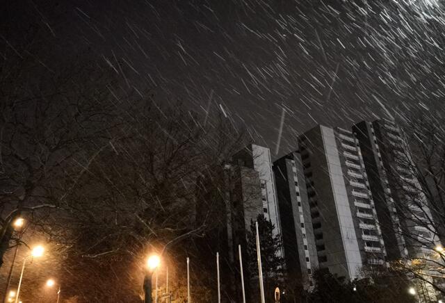 Schneetreiben auf dem Betzenberg mit den Hochhäuser in der Kantstr. im Januar 2021
"Wochenblatt-Reporter Kalender 2024" | Foto: Christina Pircher