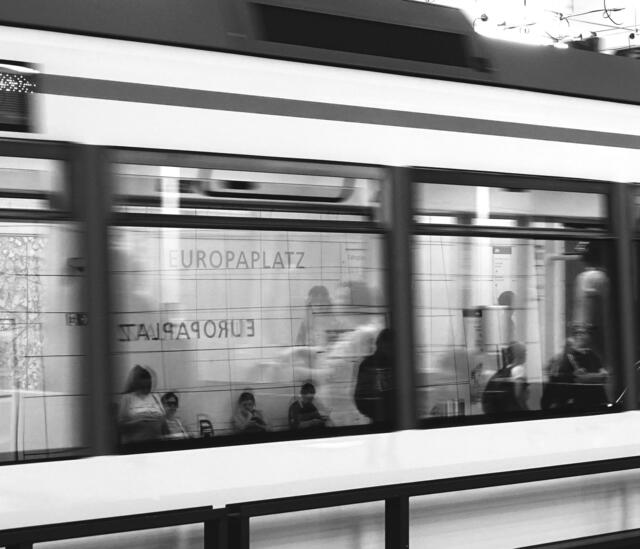 Versteckter Kunstschatz (U-Bahn, Karlsruhe, September) | Foto: Melanie Zürn