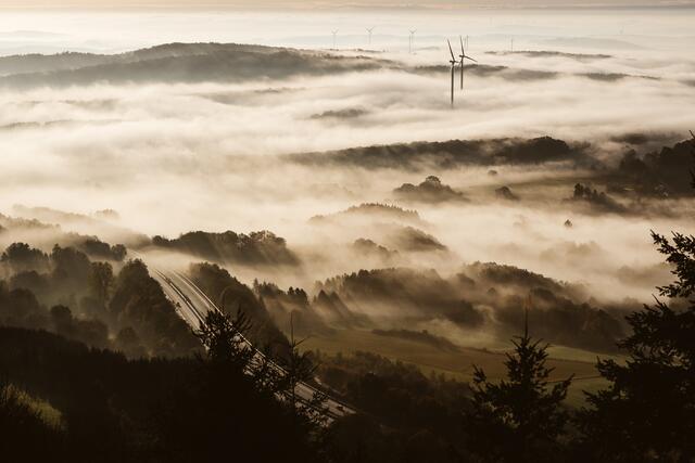 Nebelmorgen vom Hellerberg bei Freisen aus, mit Blick über die Landesgrenze nach Rheinland-Pfalz | Foto: Kevin Stilgenbauer