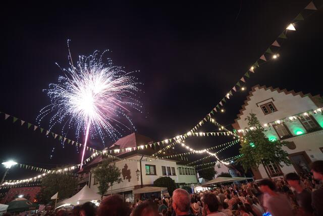Feuerwerk beim Brunnenfest in Hagenbach | Foto: Michael Jochem