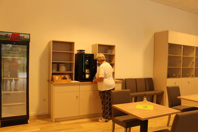 Der Kaffeeautomat steht bereit | Foto: MG