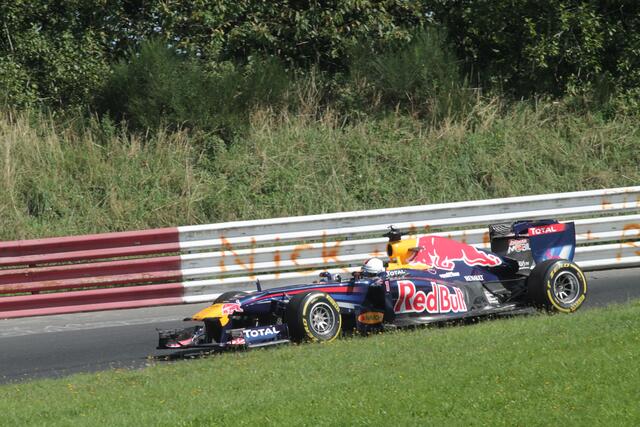 Der Heppenheimer Sebastian Vettel fuhr im Red Bull-Formel 1-Auto auf der legendären Nordschleife | Foto: Michael Sonnick
