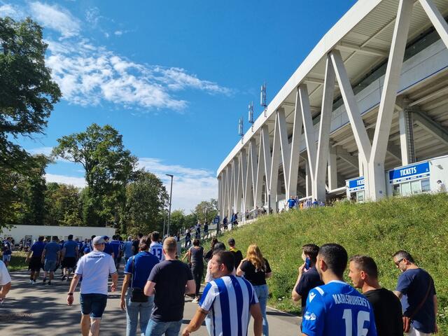 Am Stadion | Foto: www.jowapress.de