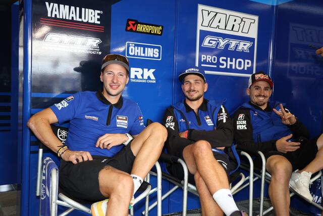 Marvin Fritz ganz links mit YART Teamkollegen.  | Foto: moto-foto Reuschel