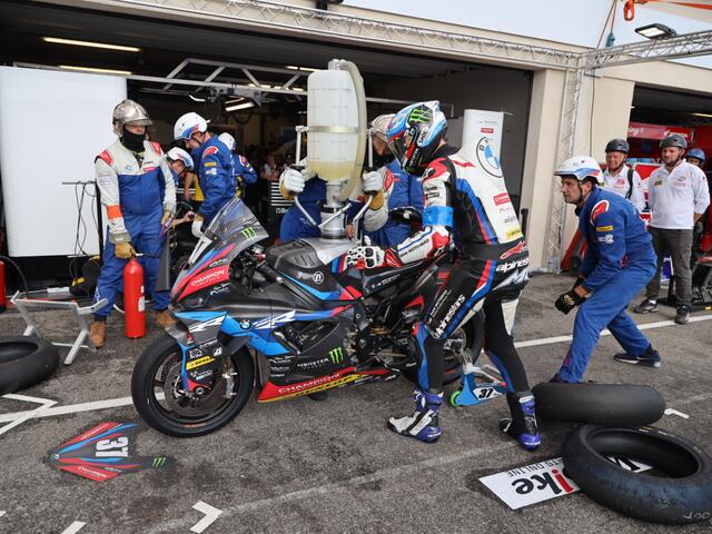 Boxenstopp beim BMW | Foto: moto-foto Reuschel