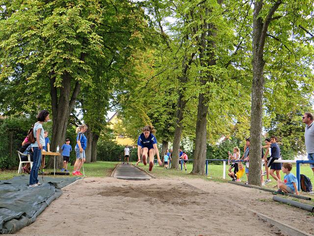 Weitsprung | Foto: Brigitte Melder