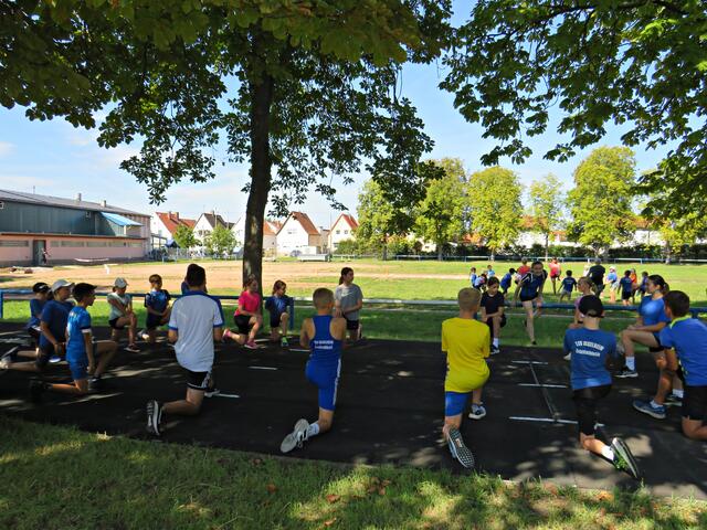 Dehnübungen | Foto: Brigitte Melder