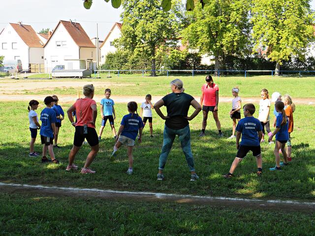 Dehnübungen | Foto: Brigitte Melder