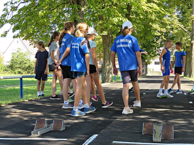 Dehnübungen | Foto: Brigitte Melder