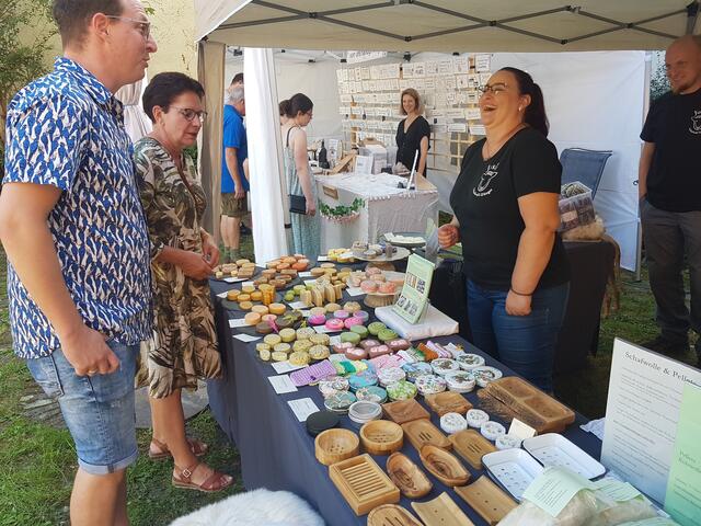 Beim Bauernmarkt | Foto: Urheber: W. Schmidhuber