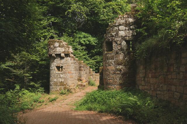 Motiv 9: Eingangstor der Burg Gräfenstein | Foto: Christoph Beyer