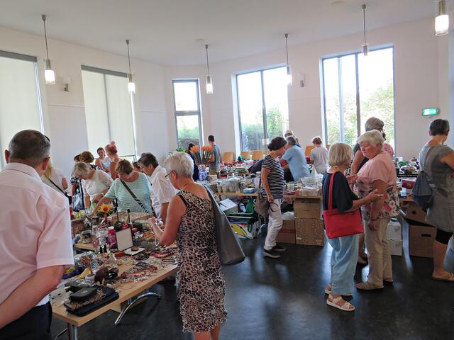 Stöberten und wurden zum Großteil fündig | Foto: Brigitte Melder