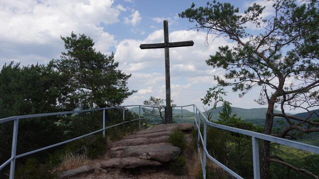 Motiv 11: Gipfelkreuz des Schweinsfelsens in Silz | Foto: Sarah Brunner