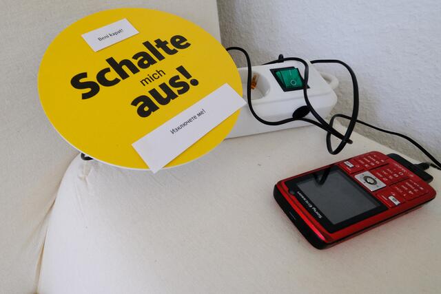 Energie sparen ist möglich durch das Hinterfragen eigener Gewohnheiten - zum Beispiel in Bezug auf das Nutzungsverhalten von technischen Geräten | Foto: Jessica Bader