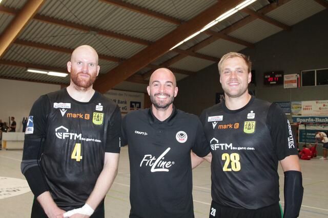 Alexander Becker mit Philipp Grimm und Frederic Stüber (von links) | Foto: Michael Sonnick