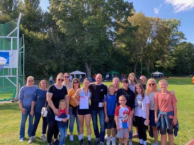Familie und Fans unterstützten nach Leibeskräften | Foto: Laura Schubert
