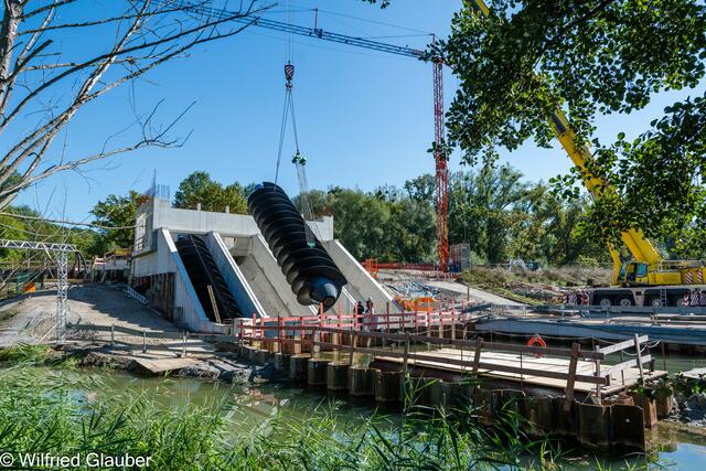 Eine "Schraube" schwebt ein. | Foto: Wilfried Glauber