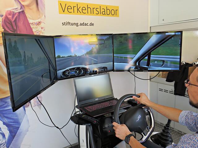 Am Fahrsimulator | Foto: Brigitte Melder