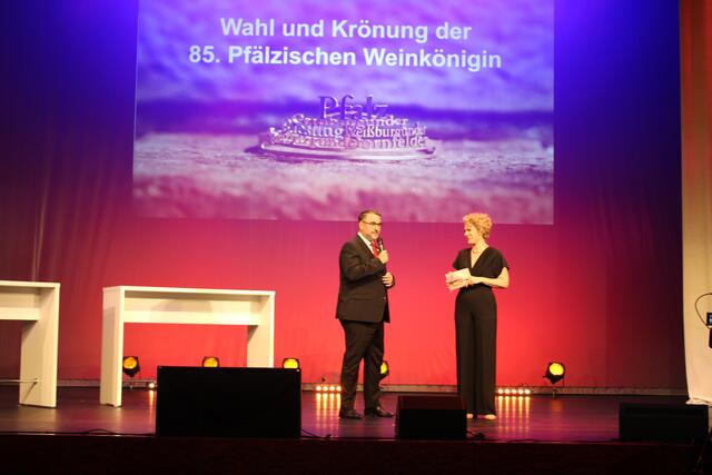 Die Wahl zur Pfälzischen Weinkönigin im Saalbau | Foto: Markus Pacher