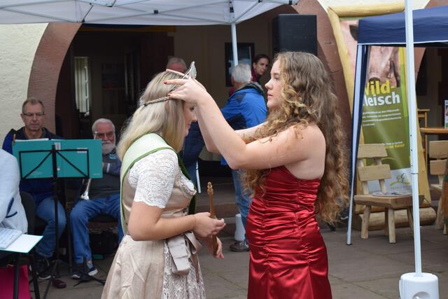 Die Krone geht nun an Lucia I. | Foto: Bender